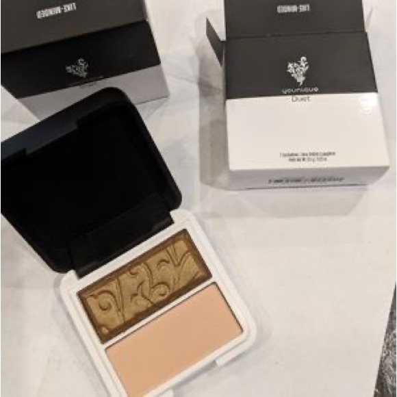 Younique Duet Eyeshadow in Like-Minded - Picture 3 of 4